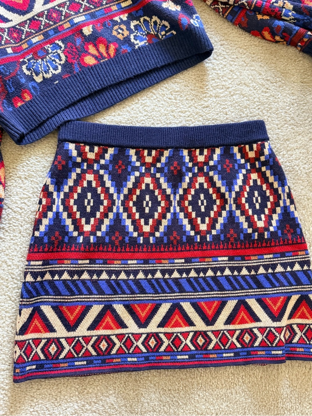 Farm Rio Blue Ainika Tapestry Sweater Top and Skirt Set (Large top & XL skirt) - Picture 7 of 8